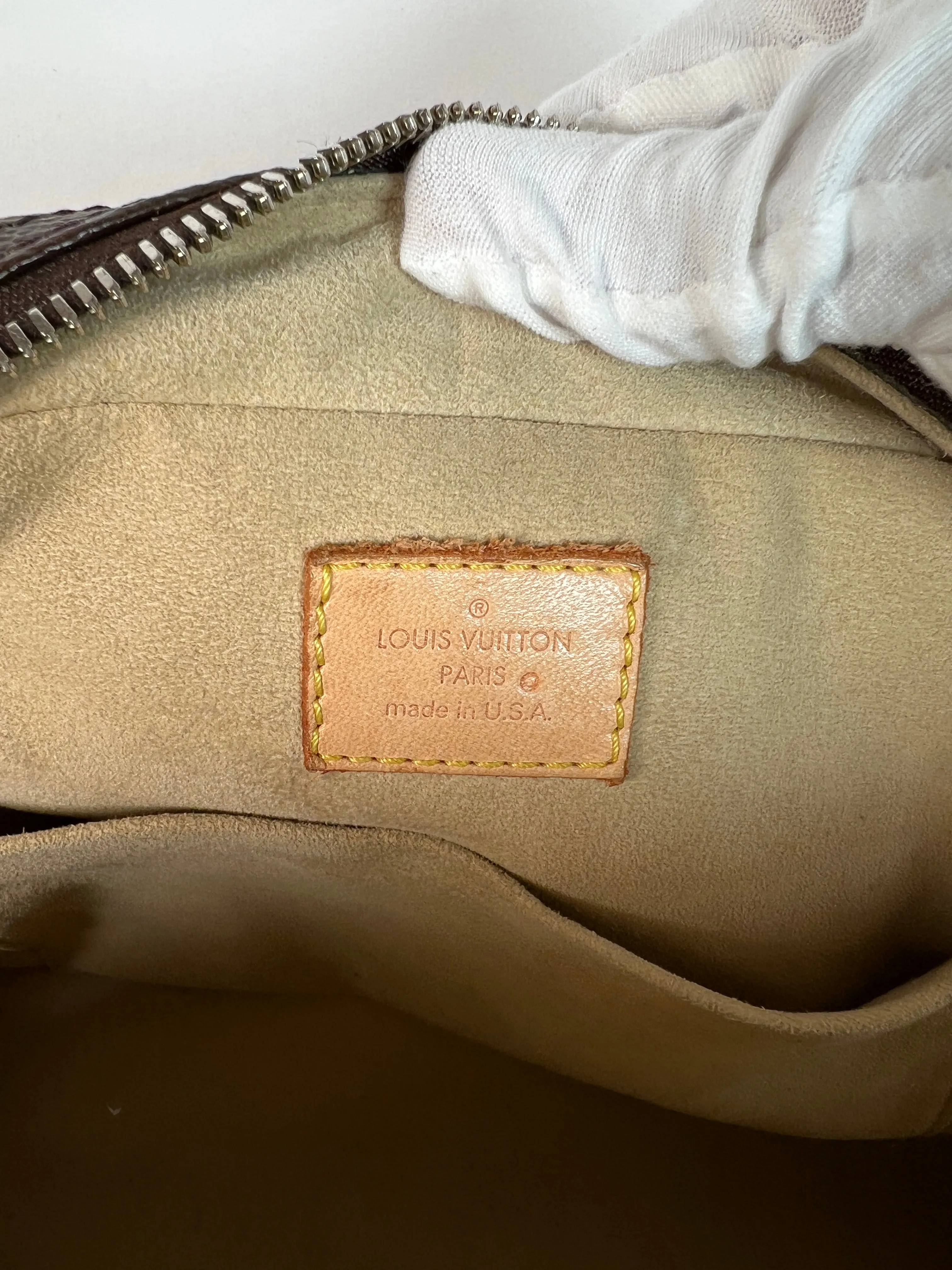 Louis Vuitton Manhattan Monogram Purse