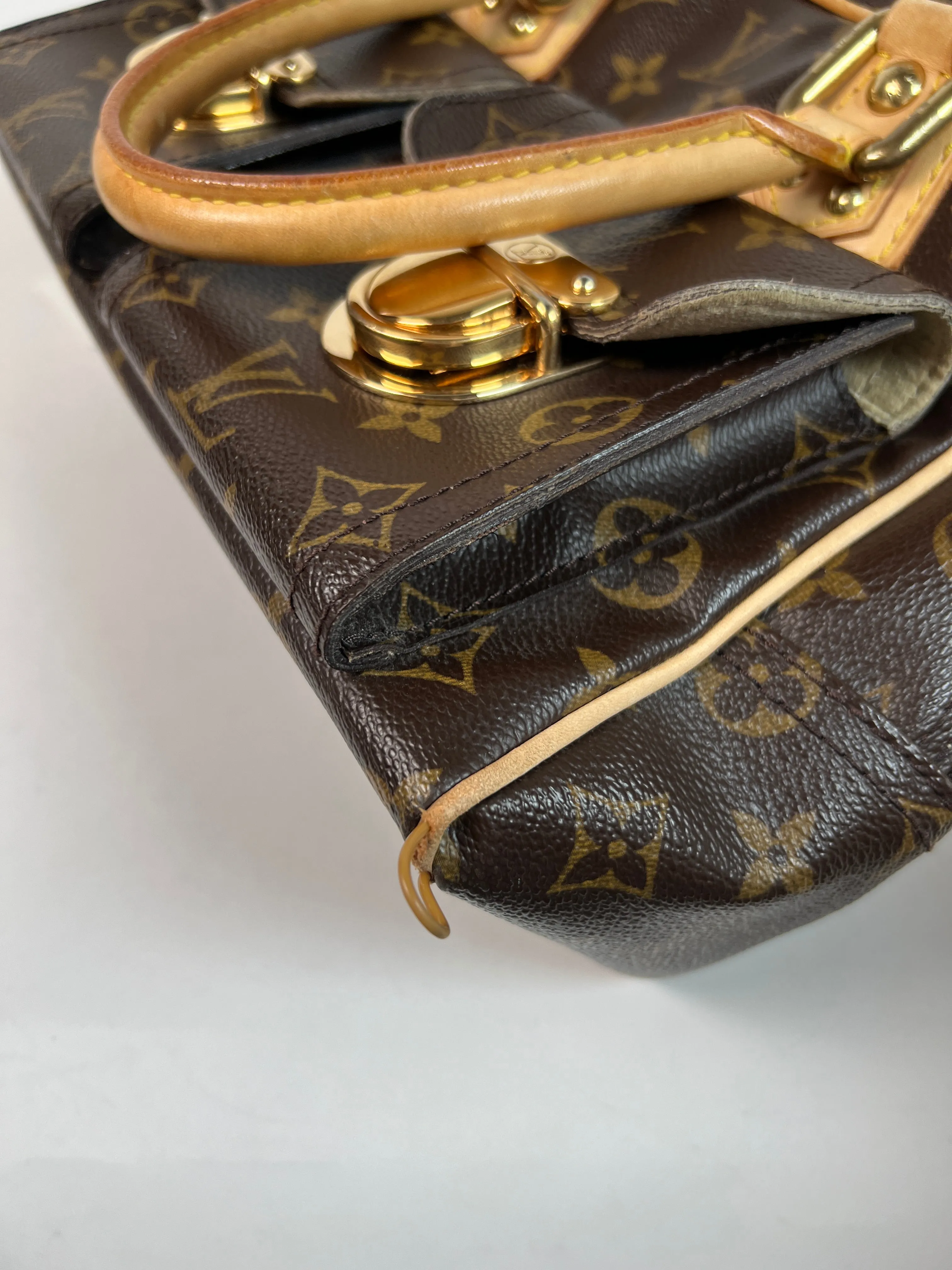 Louis Vuitton Manhattan Monogram Purse