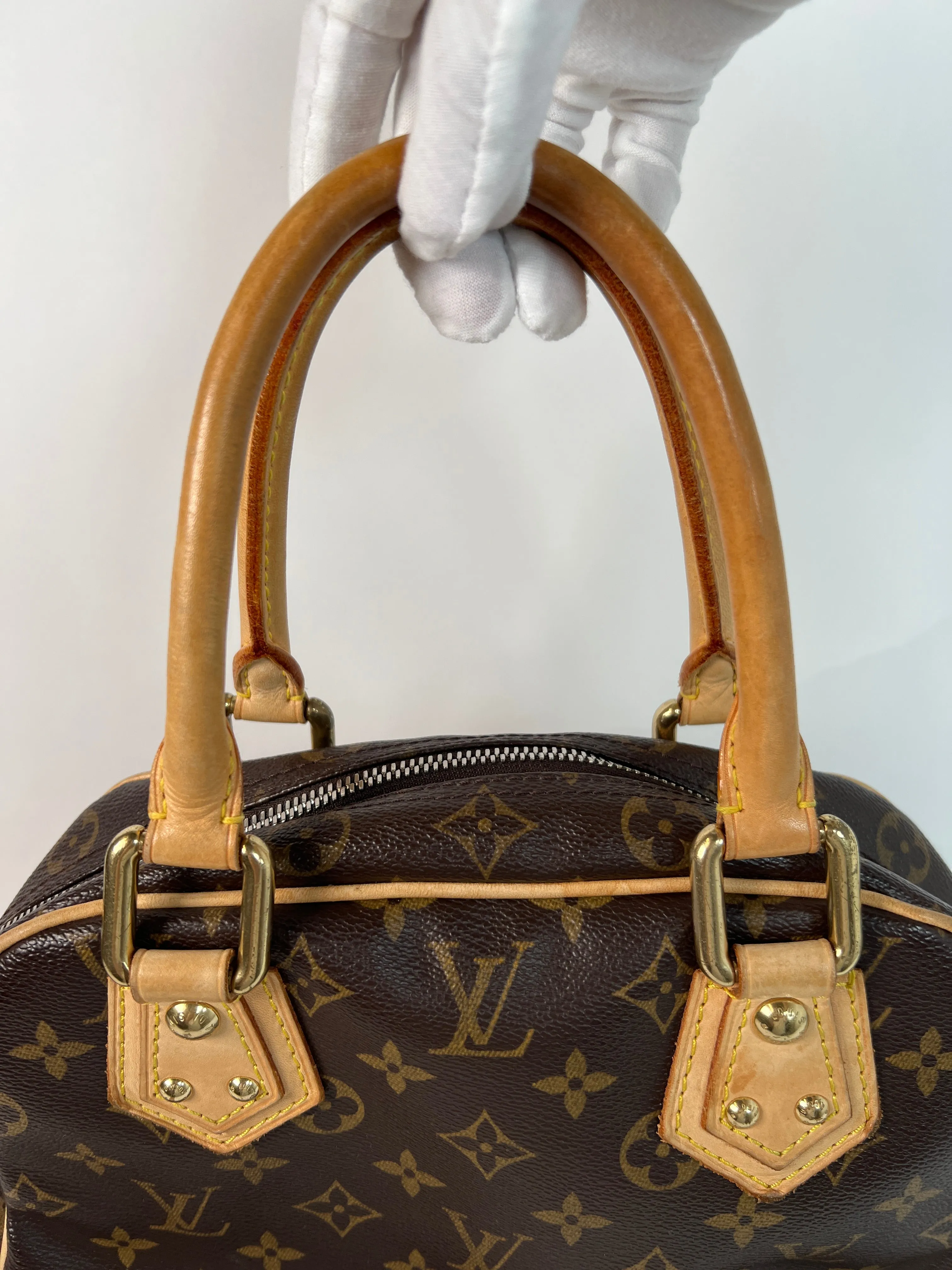 Louis Vuitton Manhattan Monogram Purse