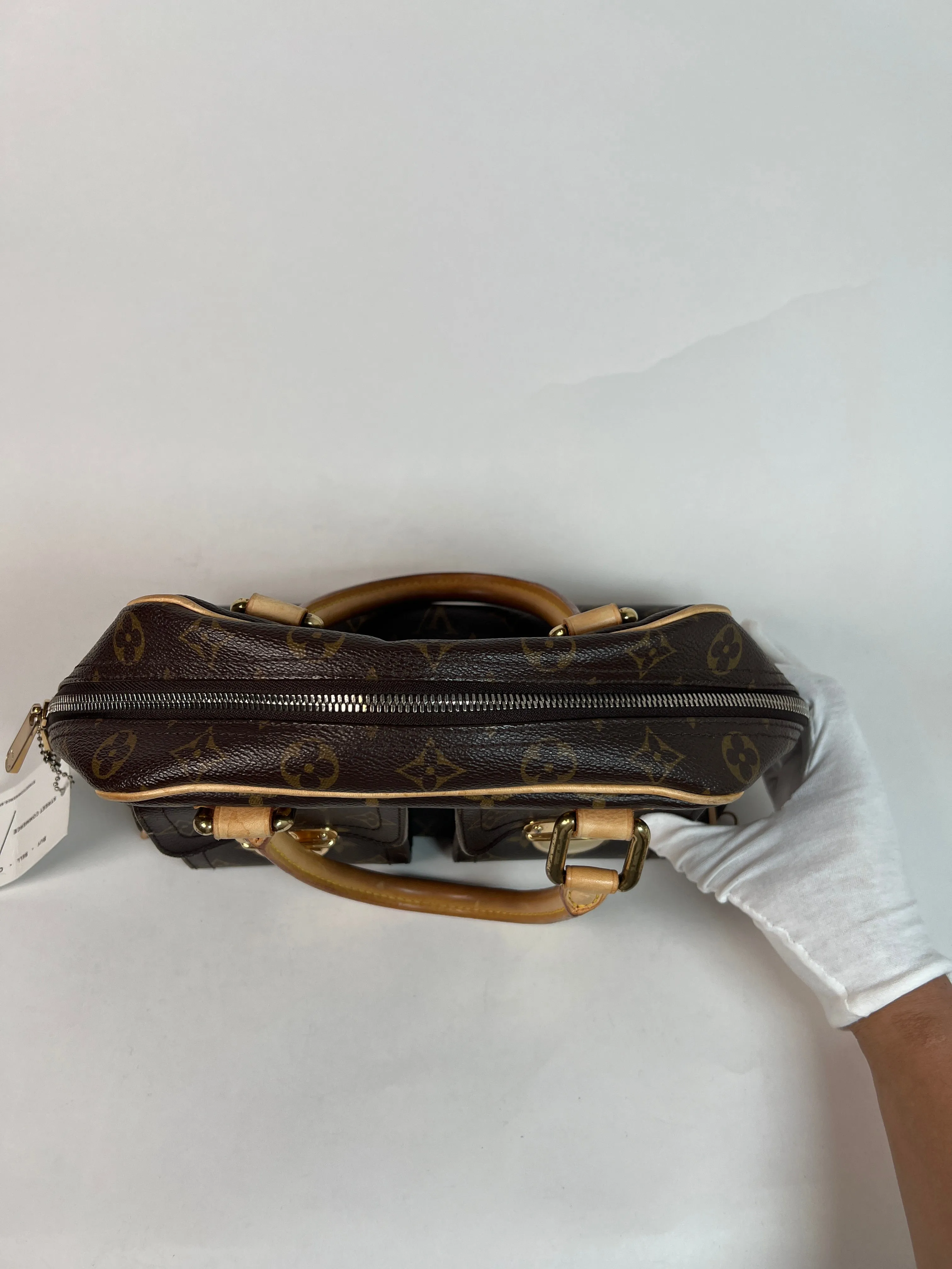 Louis Vuitton Manhattan Monogram Purse